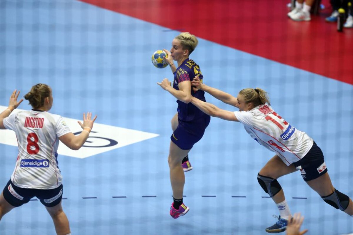 FOTO » România a debutat cu stângul la Campionatul European de handbal feminin »  "Tricolorele" au fost învinse de campioanele europene și mondiale