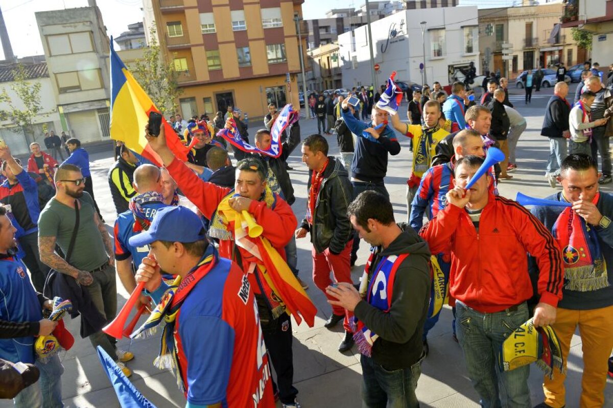 FOTO și VIDEO Sute de steliști au ajuns la stadionul El Madrigal cu multe ore înainte de meci! Atmosferă făcută de fanii roș-albaștrilor