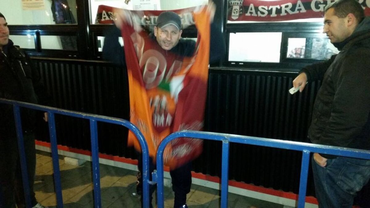 VIDEO + FOTO Un rapidist a făcut show pe Arena Națională înainte de Astra- Roma: "Sper să câștige Astra, iar la anul să meargă Rapid în Europa"