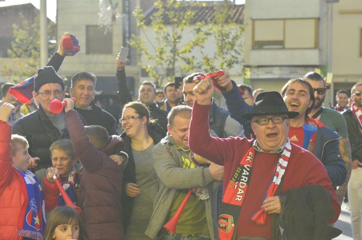 FOTO El Madrigal rumeno » Fanii români au dominat tribunele stadionului din Villarreal