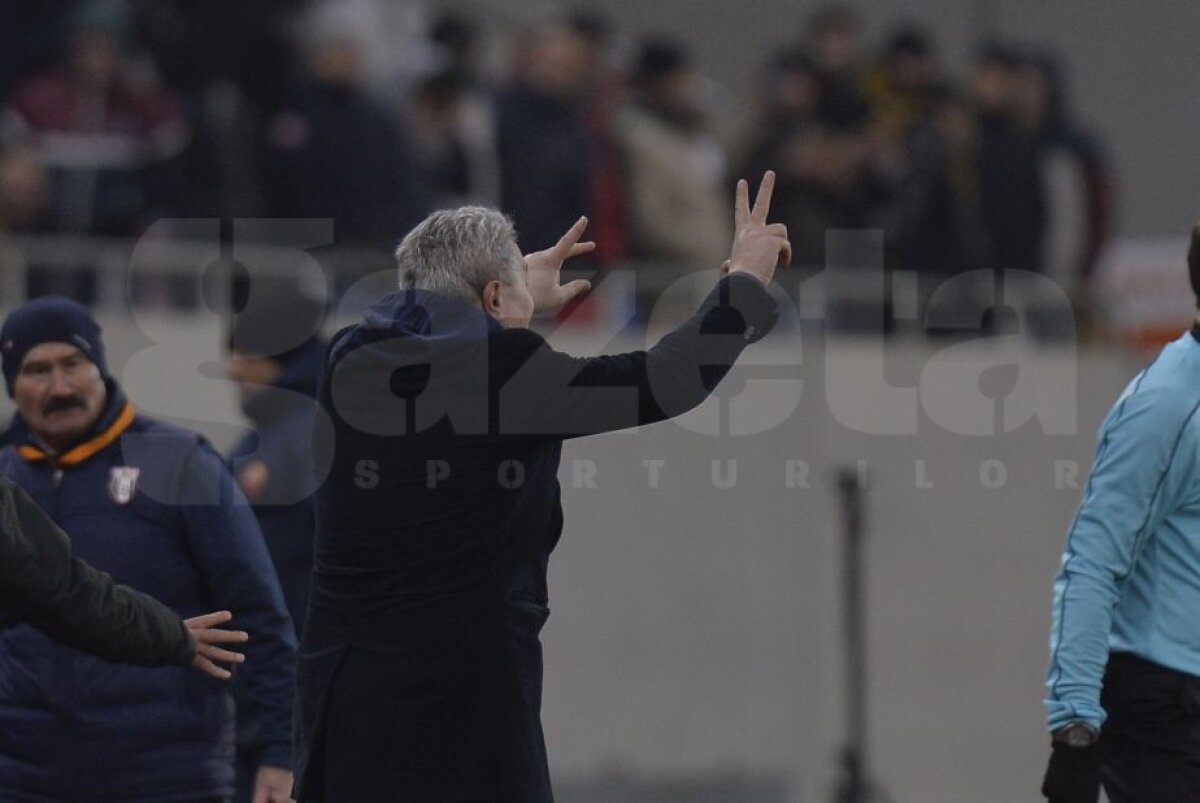 VIDEO+FOTO Imagini incredibile pe Arena Națională! Șumudică a izbucnit în lacrimi pe marginea terenului!