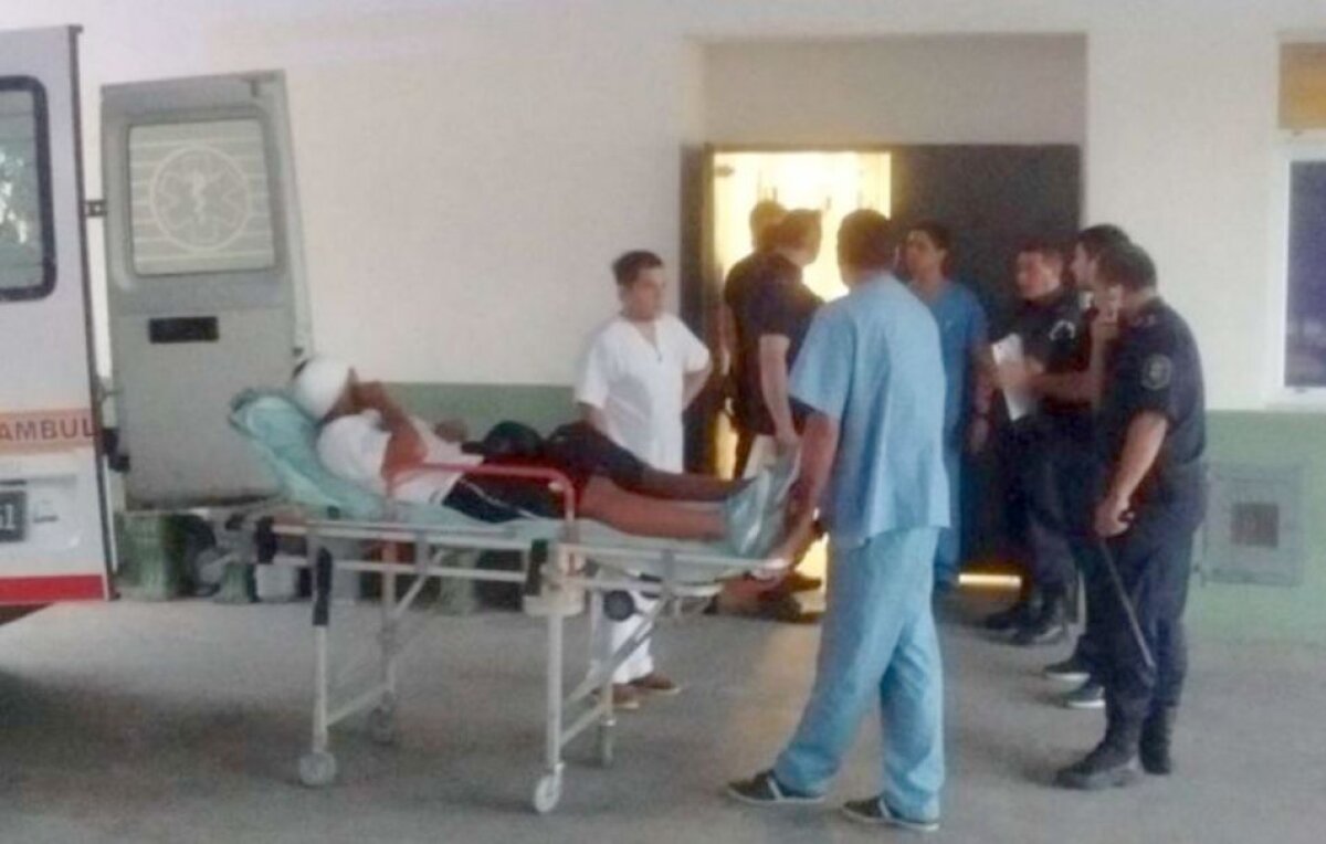 VIDEO Incidente grave la un meci de fotbal: un jucător a fost împușcat în cap!