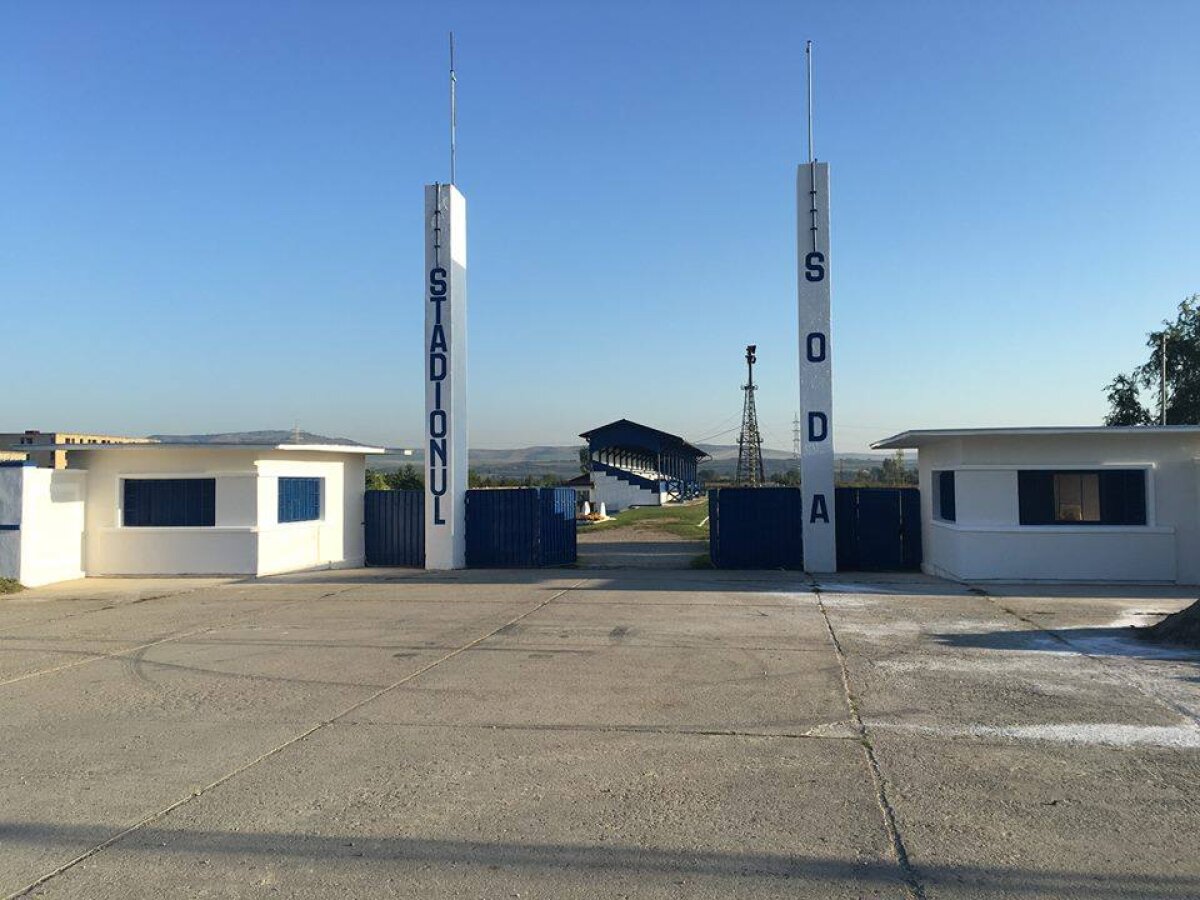 VIDEO + FOTO 80 de ani de la primul meci jucat în nocturnă în România! Povestea unui club care încă rezistă + EXCLUSIV Interviu cu președintele clubului, fostul arbitru Sorin Corpodean