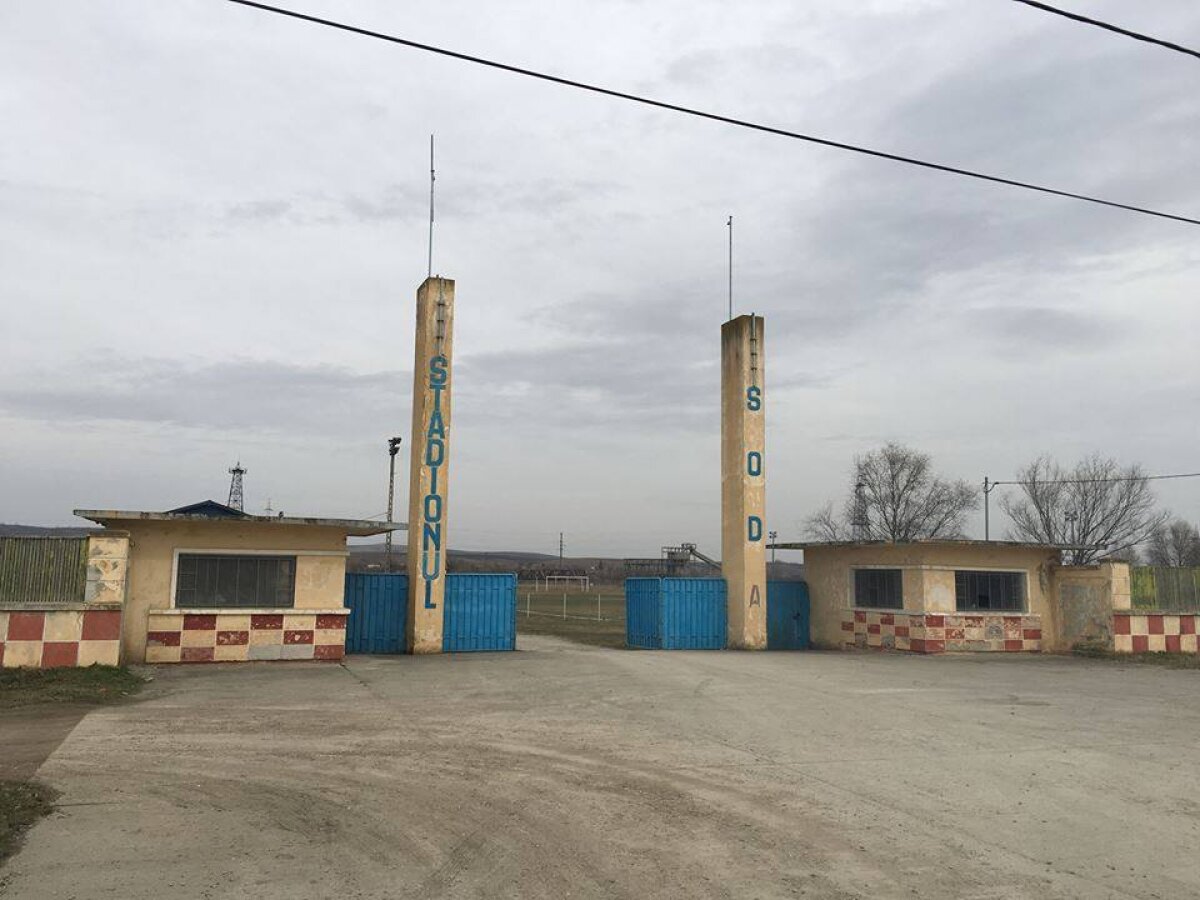 VIDEO + FOTO 80 de ani de la primul meci jucat în nocturnă în România! Povestea unui club care încă rezistă + EXCLUSIV Interviu cu președintele clubului, fostul arbitru Sorin Corpodean