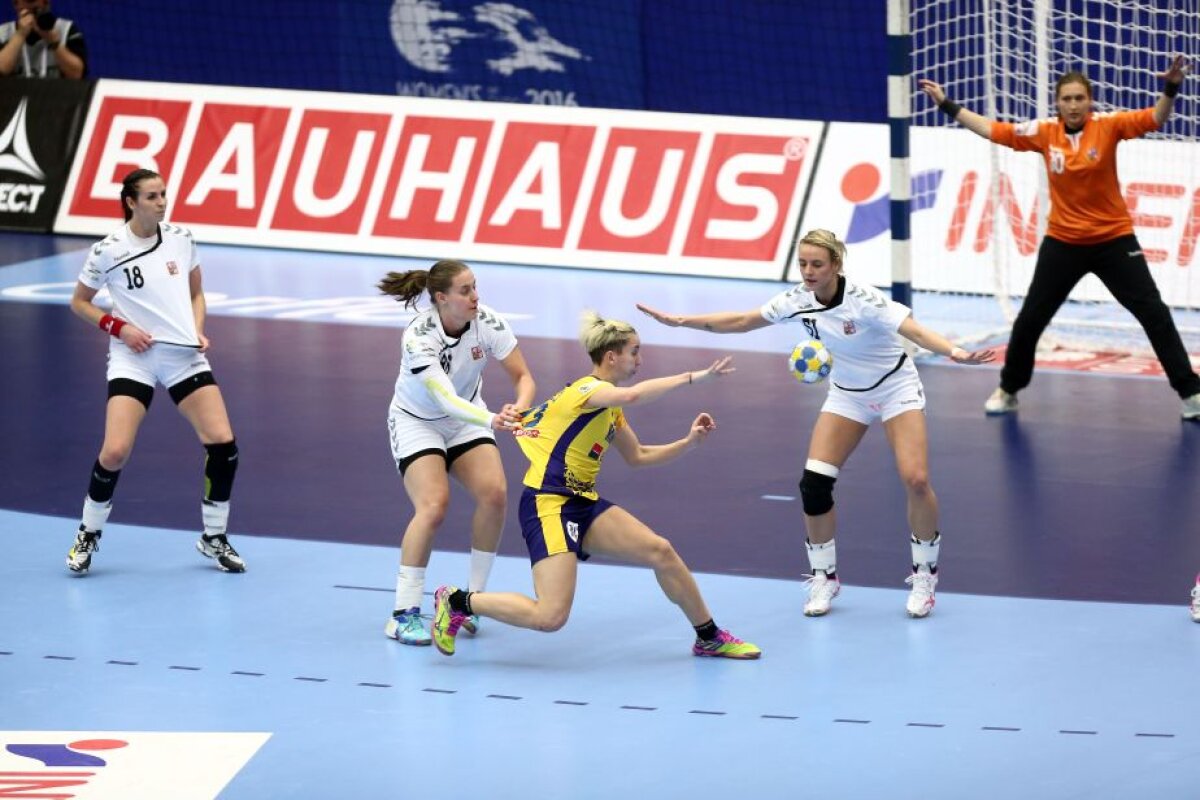 FOTO+VIDEO» România învinge Cehia după un final cu emoţii şi tricolorele visează la semifinalele Europeanului! 