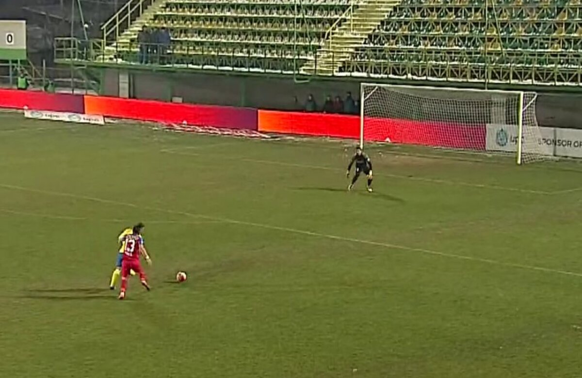 FOTO și VIDEO "Cine-i ăsta, că nici nume de fotbalist nu are!" » Un episod de senzație cu Nilă, omul cu care Toșca va avea coșmaruri