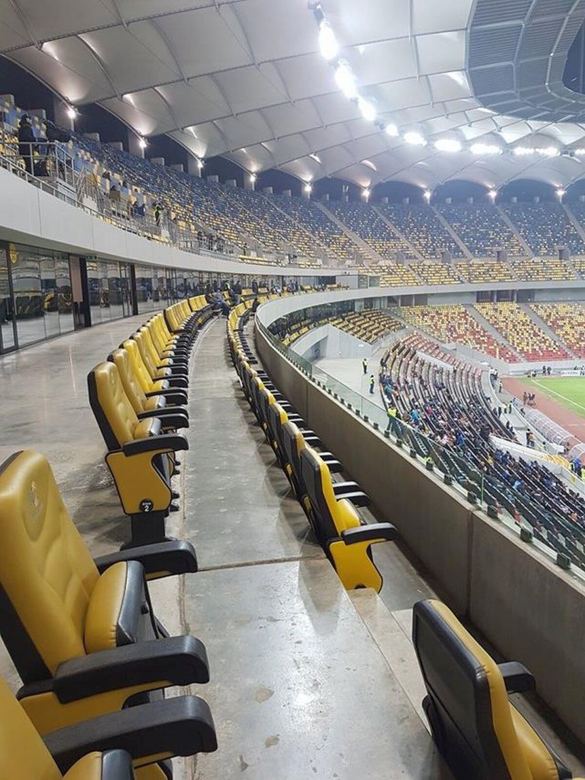 FOTO și VIDEO Record negativ de asistență în istoria Stelei! » Reporterul Gazetei a putut număra spectatorii la Steaua - ACS Poli