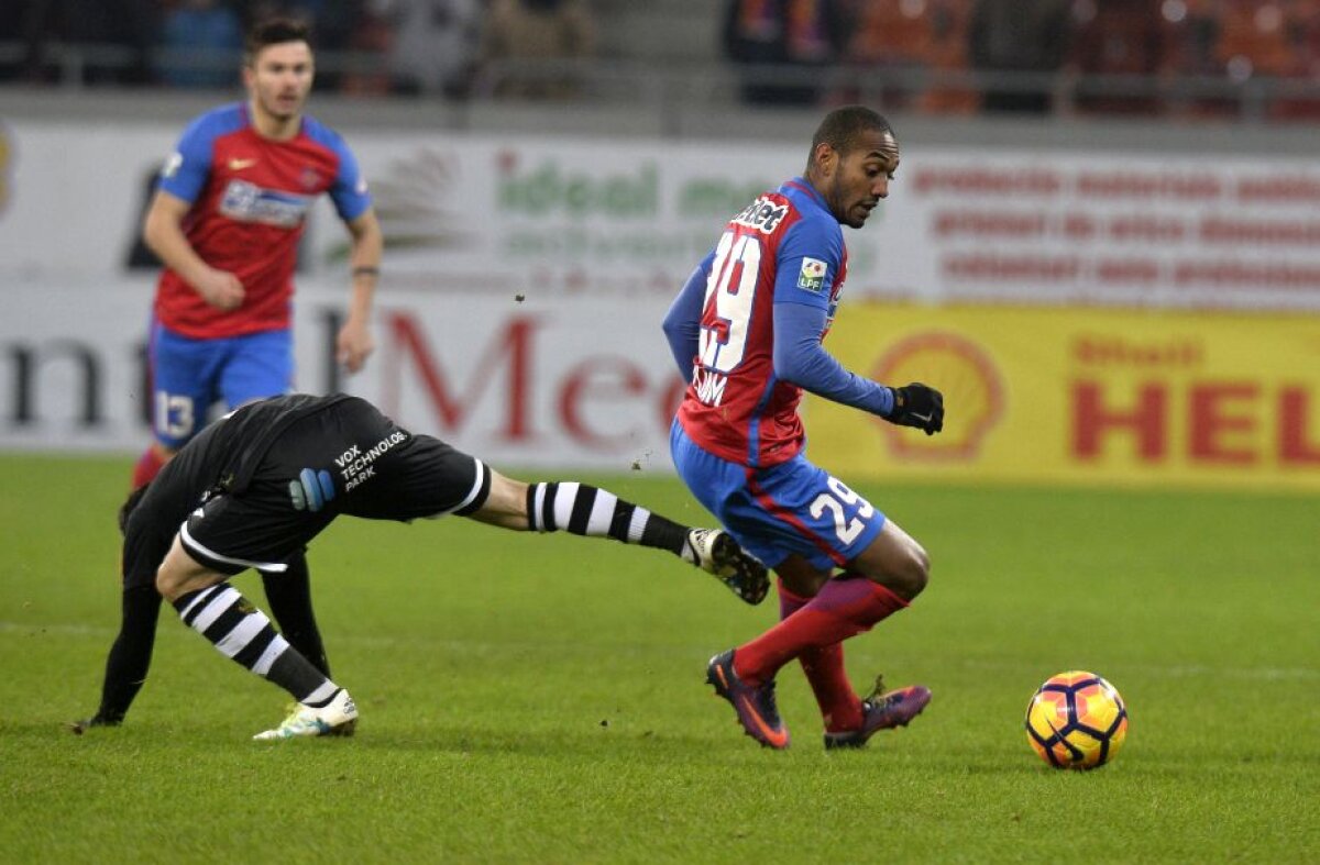 FOTO și VIDEO Chin și cu lanterna » Părăsită de suporteri, Steaua a învins-o cu emoții pe ultima clasată 