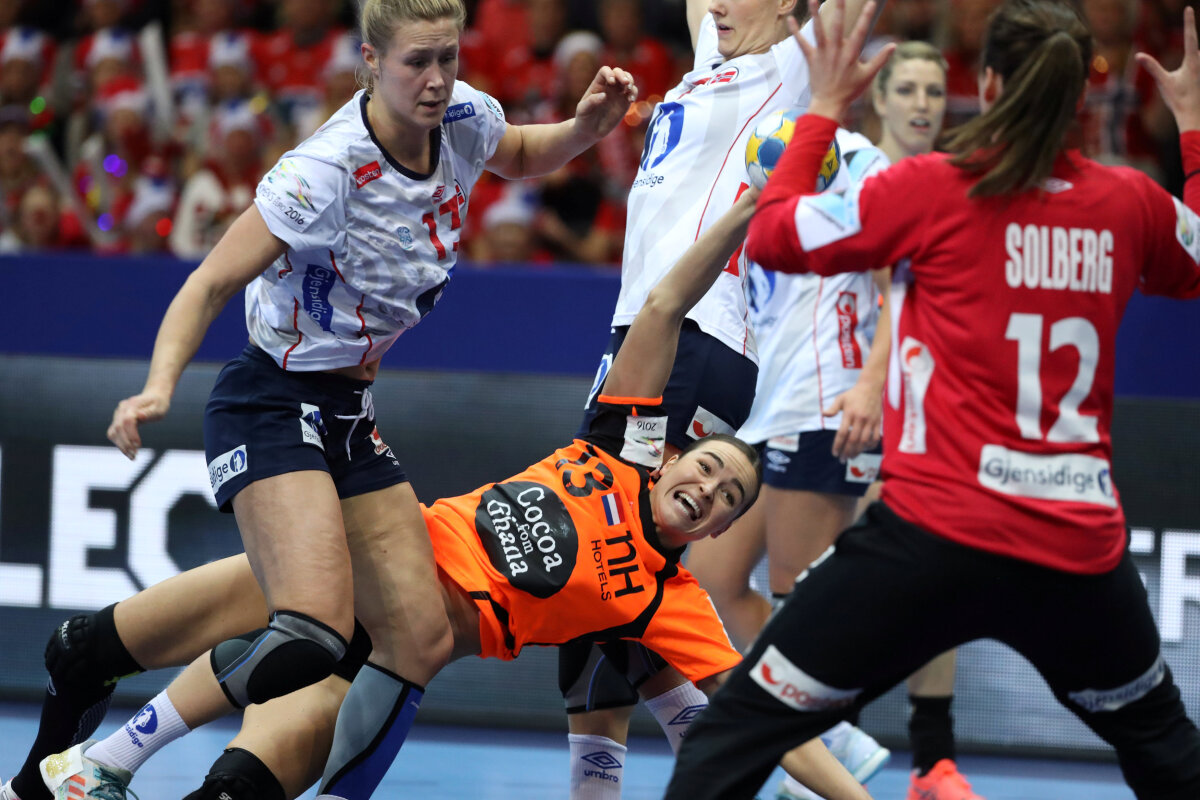 VIDEO+FOTO S-a terminat finala Campionatului European! Prestație fabuloasă din partea unei jucătoare: Neagu a pierdut titlul de golgheter