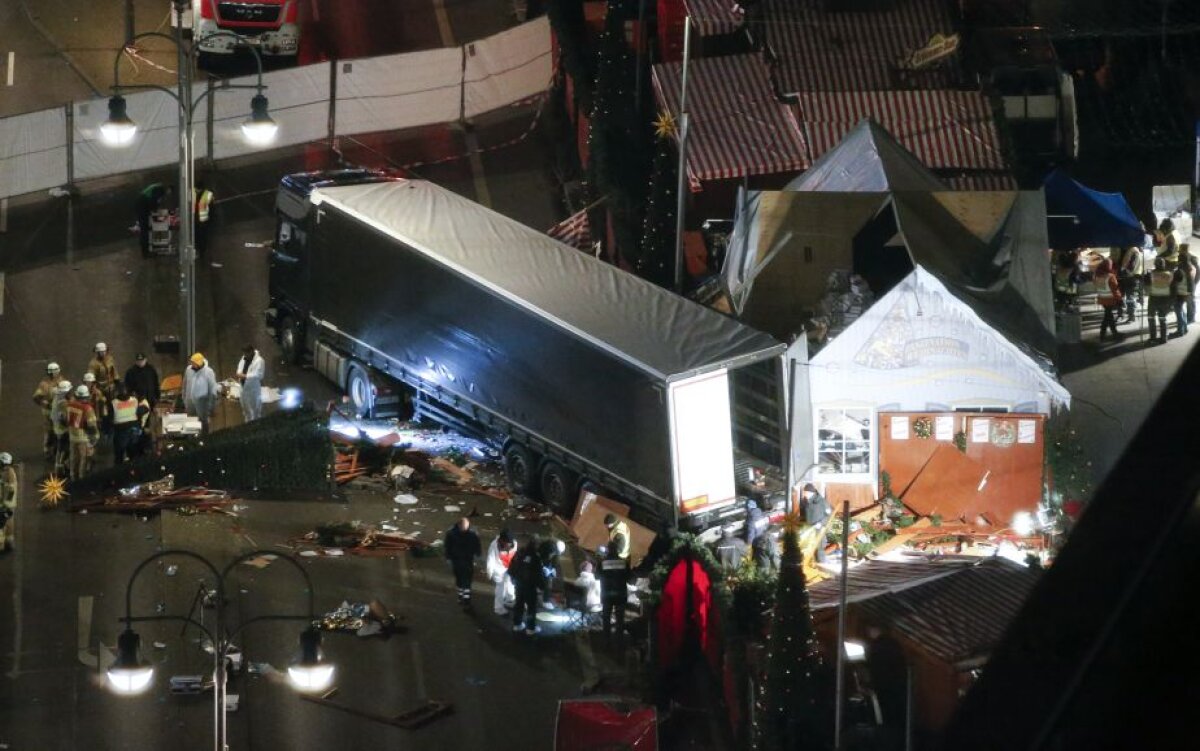 FOTO TIR-ul morții » Carnagiul din centrul Capitalei Germaniei a obligat autoritățile să dubleze securitatea la toate meciurile etapei din Bundesliga