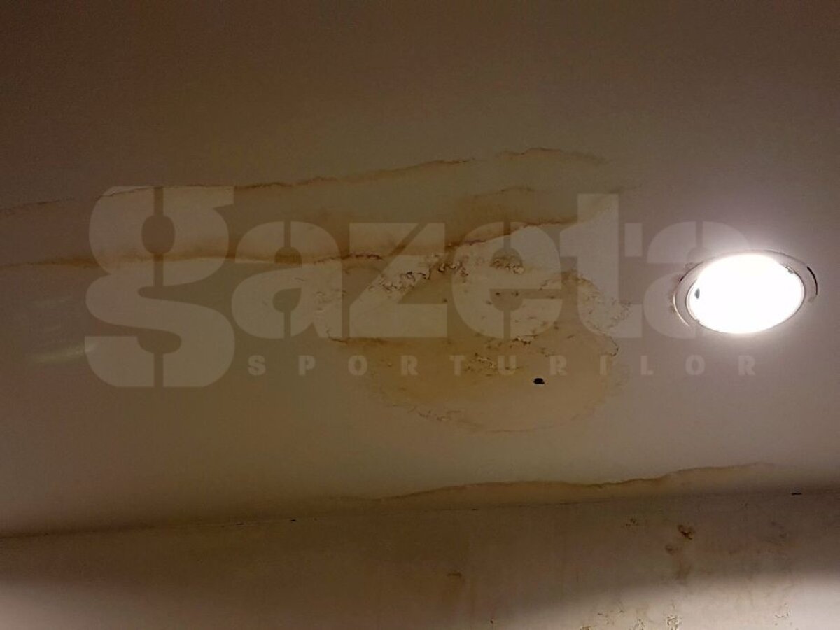 VIDEO+FOTO Se degradează Arena! Lojele și stâlpii de susținere din zona VIP sunt într-o stare deplorabilă