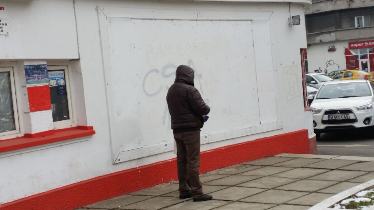 VIDEO + FOTO EXCLUSIV » Bișnițarii ies în pierdere în urma meciului Dinamo- Steaua » Vând bilete mai ieftin decât prețurile oficiale 