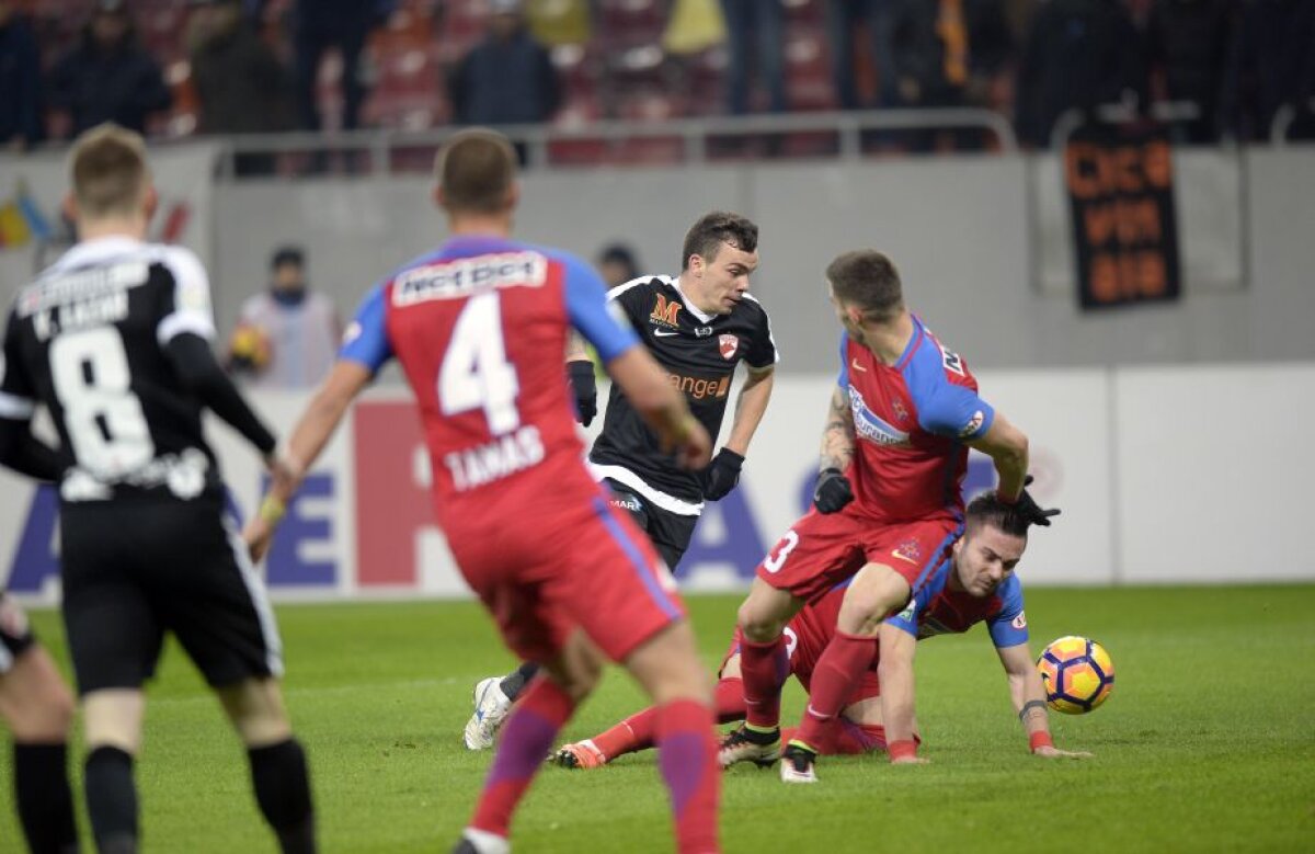 VIDEO + FOTO DAUNĂ TOTALĂ: Dinamo - Steaua 4-1, Ando - Reghe 7-2! "Câinii" și-au surclasat rivala și în semifinalele Cupei Ligii, după episodul din urmă cu fix o lună, din Liga 1