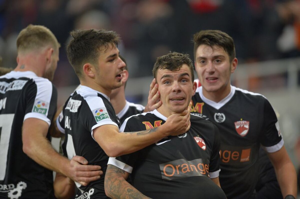 VIDEO + FOTO DAUNĂ TOTALĂ: Dinamo - Steaua 4-1, Ando - Reghe 7-2! "Câinii" și-au surclasat rivala și în semifinalele Cupei Ligii, după episodul din urmă cu fix o lună, din Liga 1