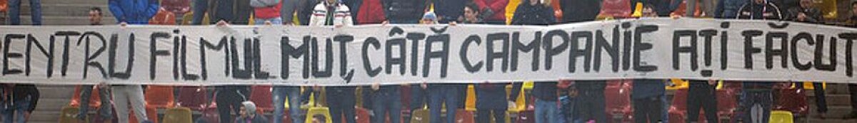 FOTO Steliștii nu s-au înghesuit la derby, dar au fost puși pe ironii! Trei mesaje prin care i-au atacat pe "câini"