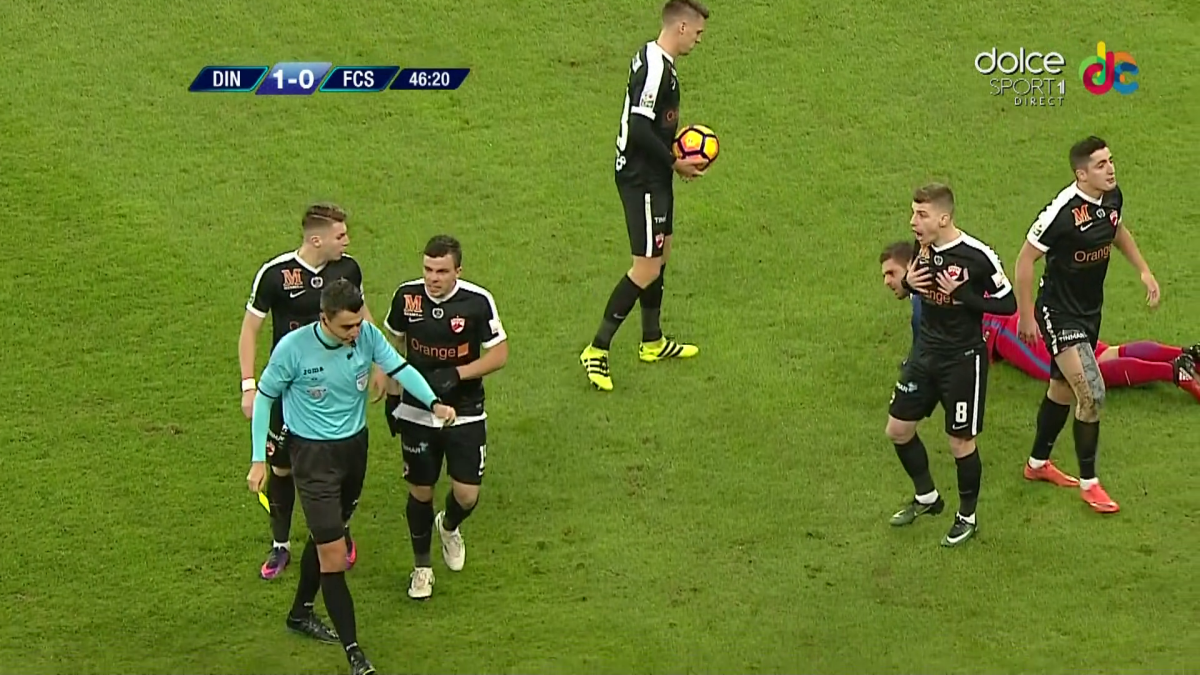 GALERIE FOTO Greșeala pe care nimeni n-a observat-o la Derby! Debutantul Feșnic a comis-o în primele minute din repriza secundă 