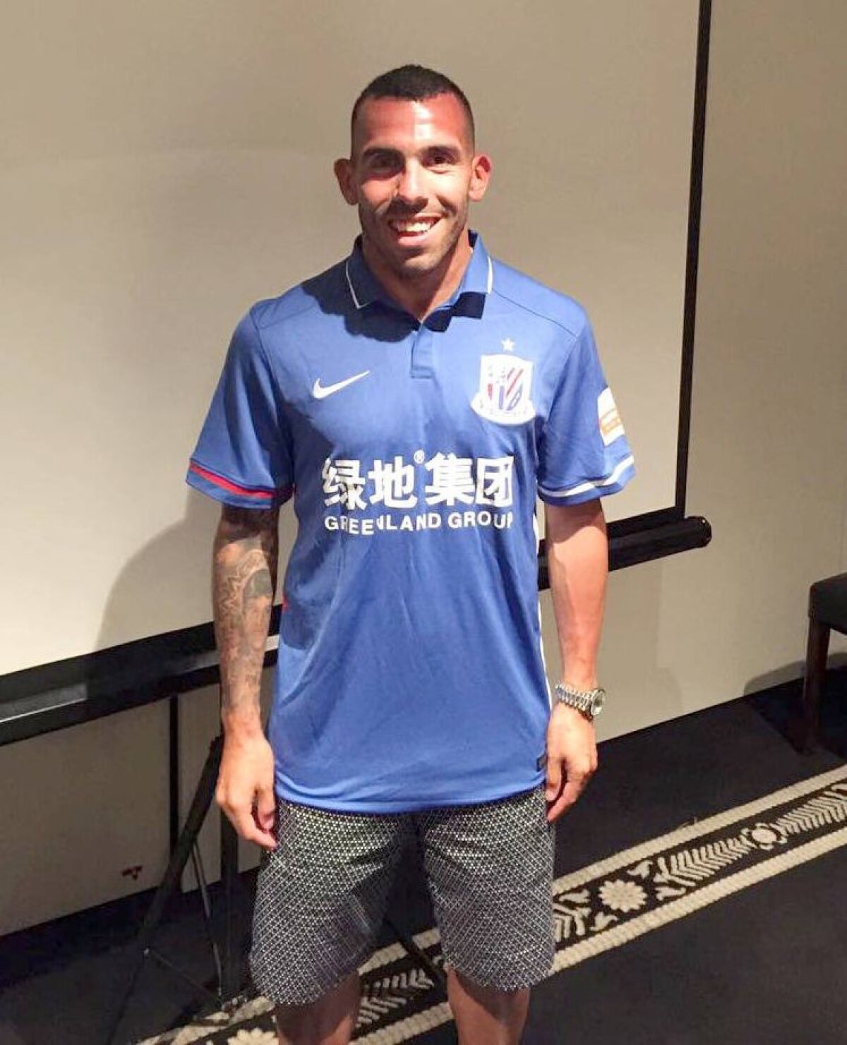 FOTO Tevez a dat lovitura: va încasa cel mai mare salariu! 110.000 € pe zi în metropola care s-a ridicat până la cer!