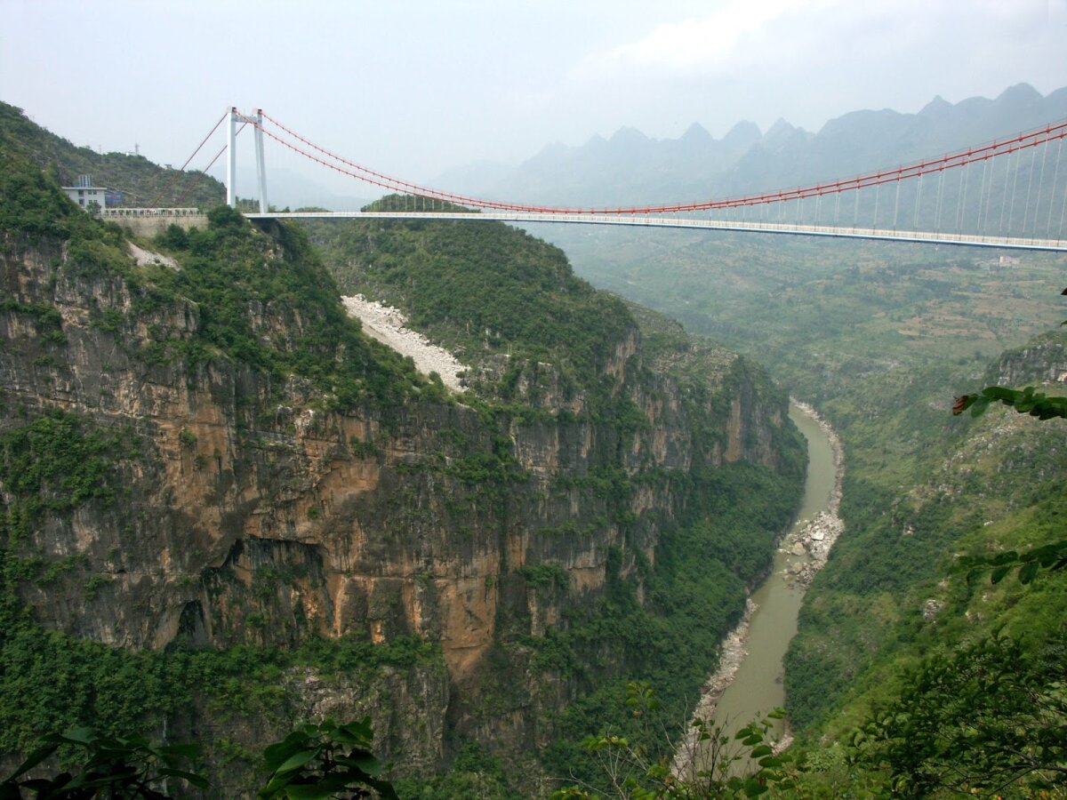 FOTO Copleșitor! Chinezii dau clasă lumii întregi: e incredibil ce au realizat deasupra unei prăpăstii
