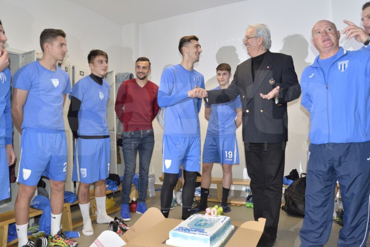 GALERIE FOTO Andrei Ivan a împlinit azi 20 de ani. Ce planuri are la Craiova » Cine a fost azi la reunire