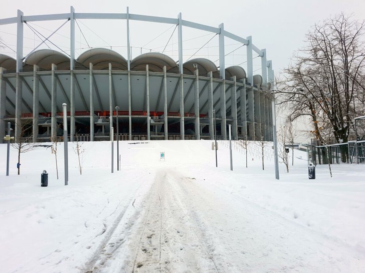 EXCLUSIV VIDEO+FOTO "Sunt copii. Cu multe sănii, De pe coastă vin ţipând" :D » Arena Națională, ca-n "Iarna pe uliță": cel mai scump stadion al țării a devenit pârtie de săniuș! Imagini antologice surprinse azi pe arenele din Capitală