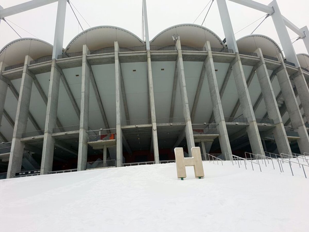 EXCLUSIV VIDEO+FOTO "Sunt copii. Cu multe sănii, De pe coastă vin ţipând" :D » Arena Națională, ca-n "Iarna pe uliță": cel mai scump stadion al țării a devenit pârtie de săniuș! Imagini antologice surprinse azi pe arenele din Capitală