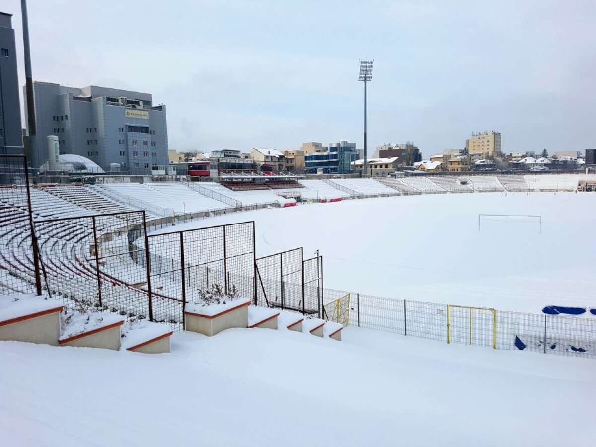 EXCLUSIV VIDEO+FOTO "Sunt copii. Cu multe sănii, De pe coastă vin ţipând" :D » Arena Națională, ca-n "Iarna pe uliță": cel mai scump stadion al țării a devenit pârtie de săniuș! Imagini antologice surprinse azi pe arenele din Capitală