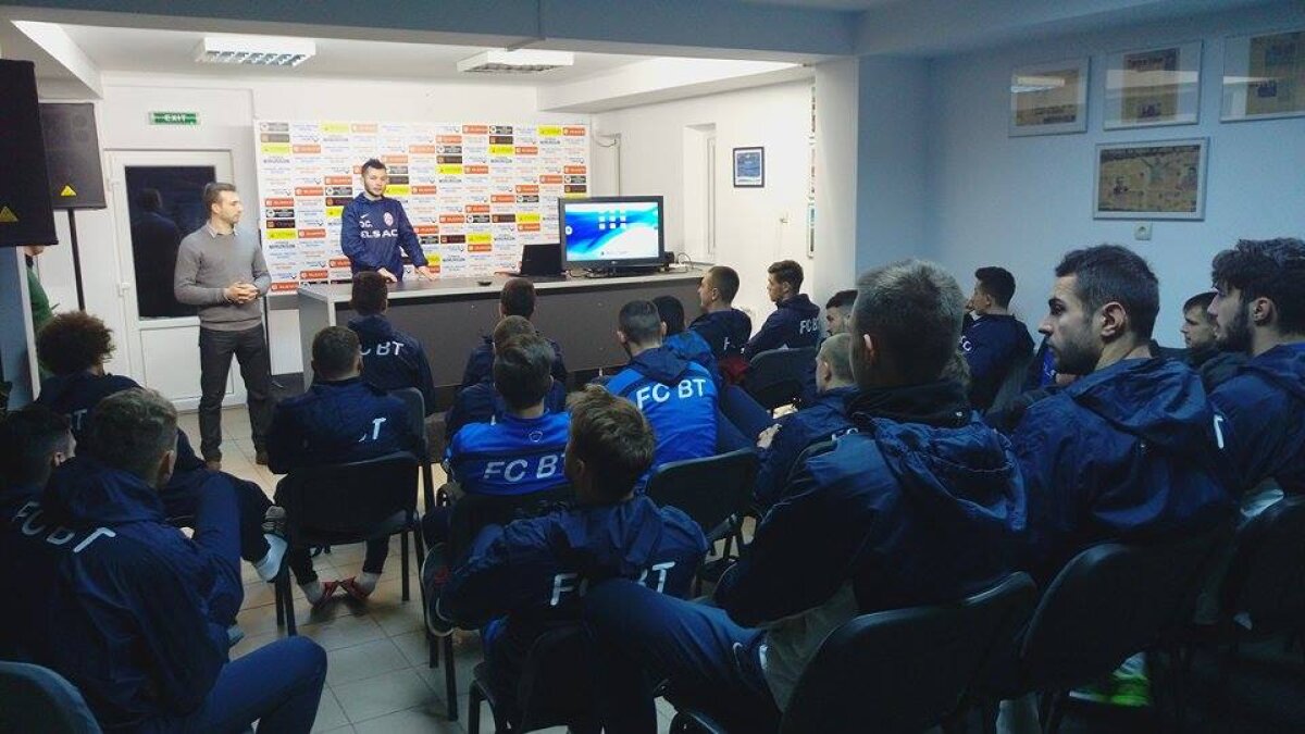 VIDEO+FOTO O echipă din Liga 1 a testat cea mai nouă inovaţie în sport folosită și de Barcelona » Aplicația antrenează creierul