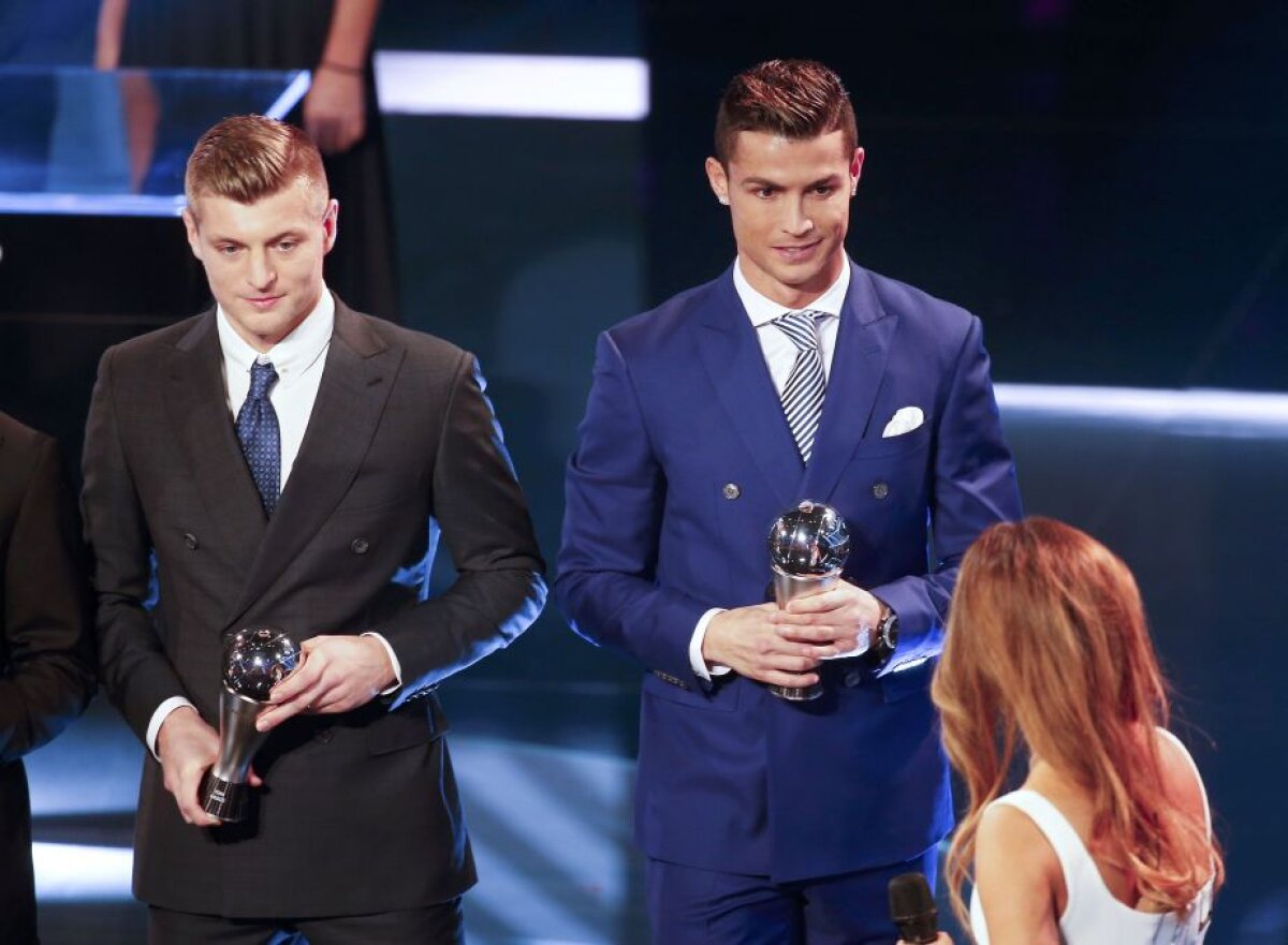 GALERIE FOTO » FIFA a decernat premiul pentru cel mai bun jucător al anului! Ironia lui Ronaldo despre jucătorii Barcelonei + cum arată cel mai bun "11" din 2016