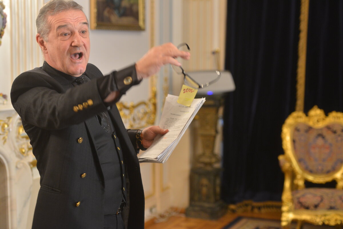  Conferință incendiară » Becali a anunțat care e noul nume al Stelei! "L-am înregistrat deja" » Atac la șefii CSA: "Am dat 10 milioane în 3 ani"