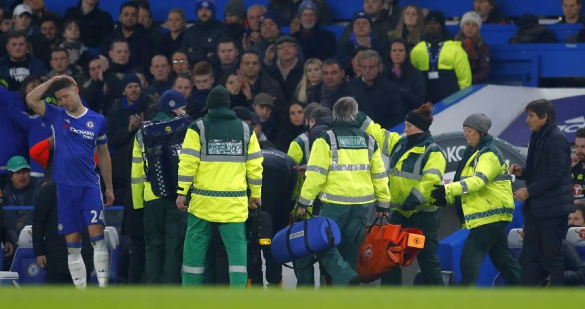 UPDATE // GALERIE FOTO Imagini de groază în Chelsea - Hull » Ryan Mason a suferit o fractură craniană și a fost operat de urgență