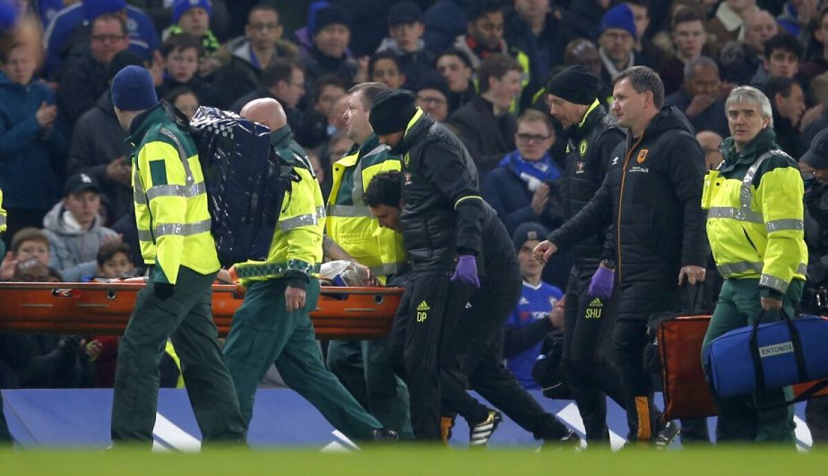 UPDATE // GALERIE FOTO Imagini de groază în Chelsea - Hull » Ryan Mason a suferit o fractură craniană și a fost operat de urgență