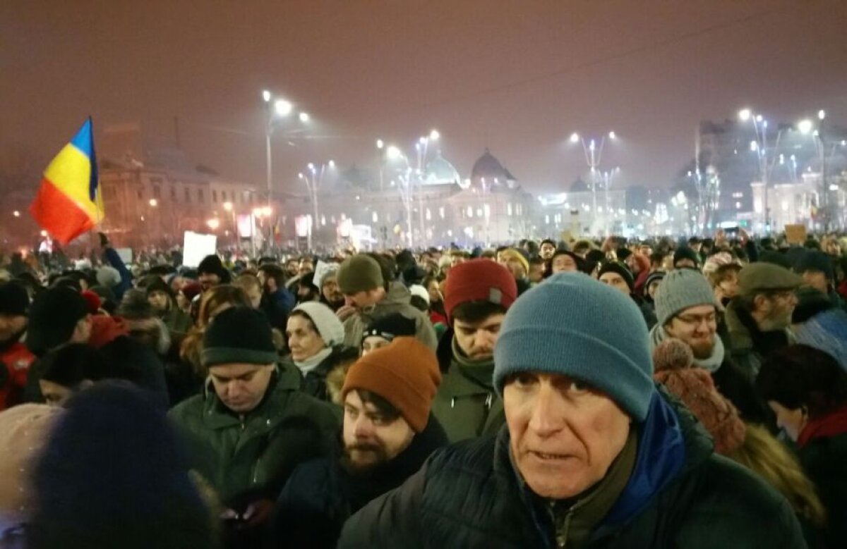 FOTO și VIDEO Proteste în țară, împotriva Ordonanțelor privind grațierea și modificarea Codului Penal » Peste 25.000 de manifestanți în București
