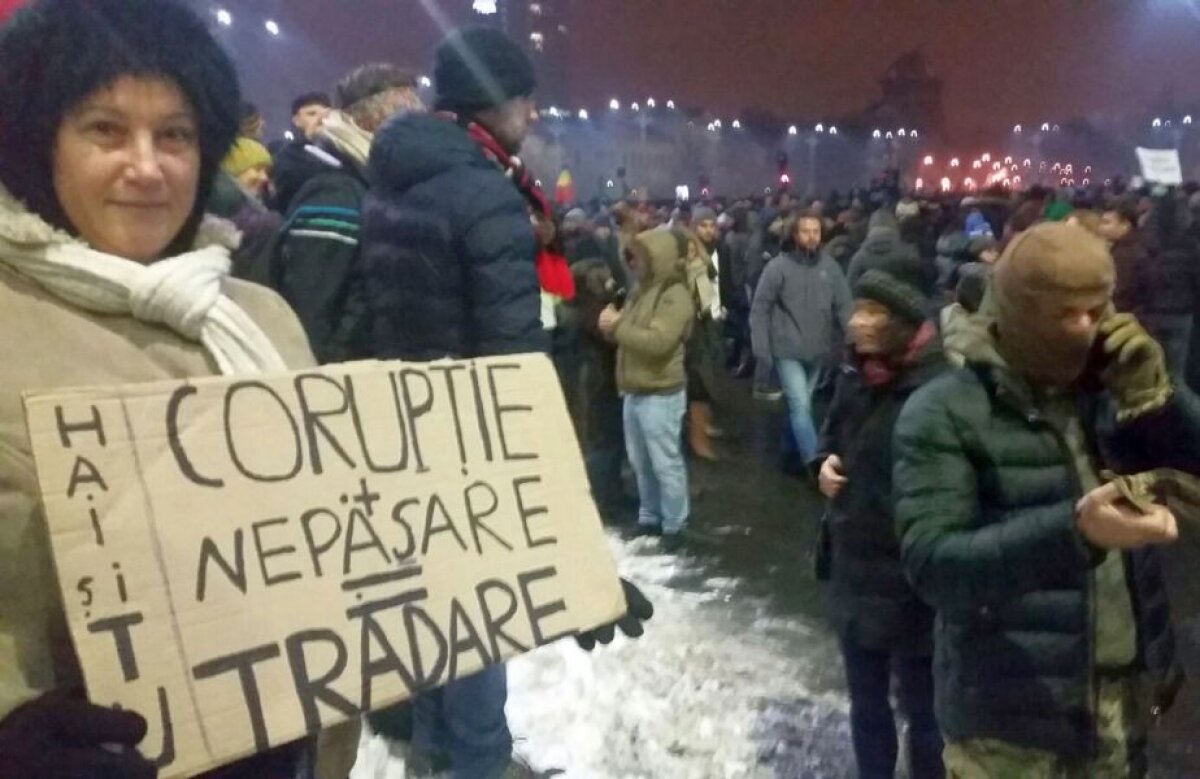 FOTO și VIDEO Proteste în țară, împotriva Ordonanțelor privind grațierea și modificarea Codului Penal » Peste 25.000 de manifestanți în București