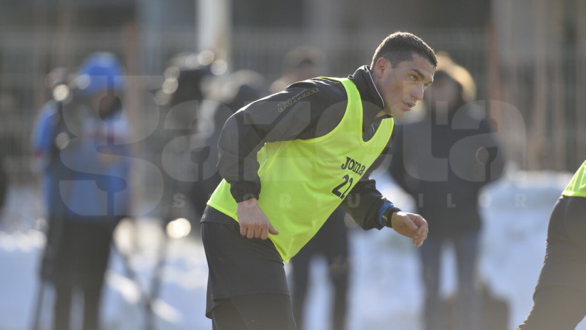 GALERIE FOTO 20 de imagini inedite din cantonamentul arbitrilor » Vassaras i-a luat tare: "Dacă se întâmplă asta, plătiți"