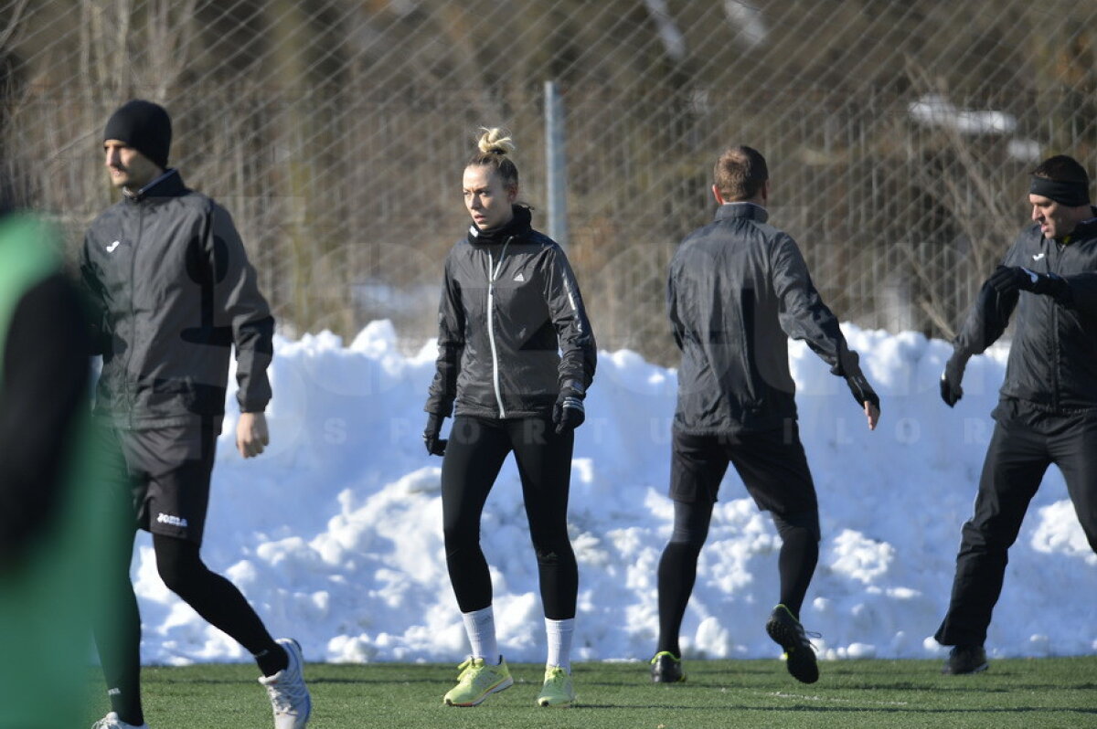 GALERIE FOTO 20 de imagini inedite din cantonamentul arbitrilor » Vassaras i-a luat tare: "Dacă se întâmplă asta, plătiți"