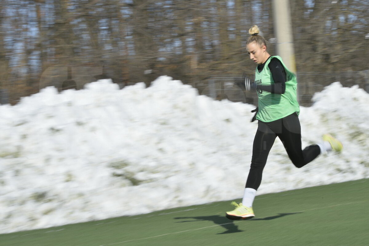 GALERIE FOTO 20 de imagini inedite din cantonamentul arbitrilor » Vassaras i-a luat tare: "Dacă se întâmplă asta, plătiți"