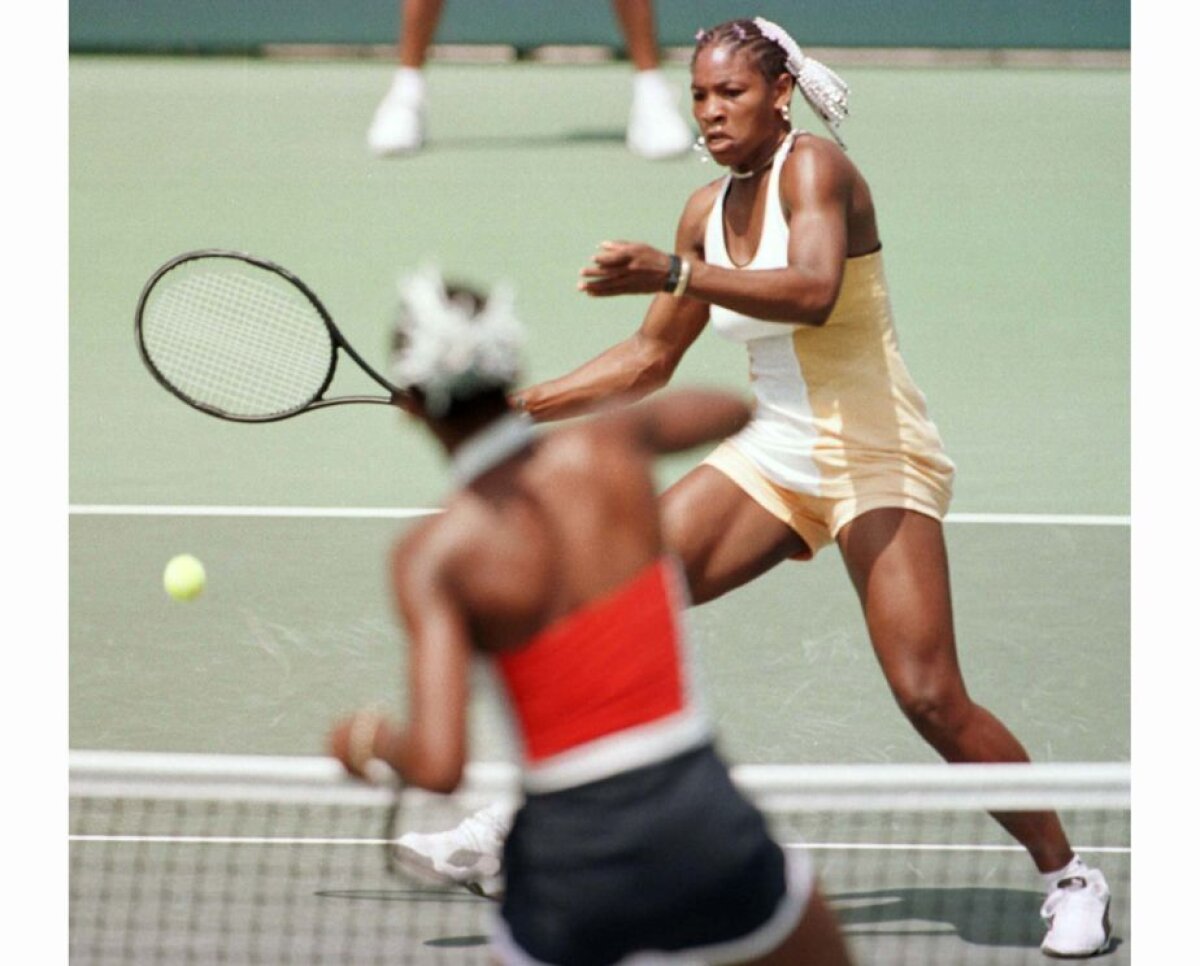 Finală retro » Serena și Venus Williams își vor disputa trofeul de la Australian Open, la 16 ani distanța de la prima lor confruntare într-o finală de Mare Șlem