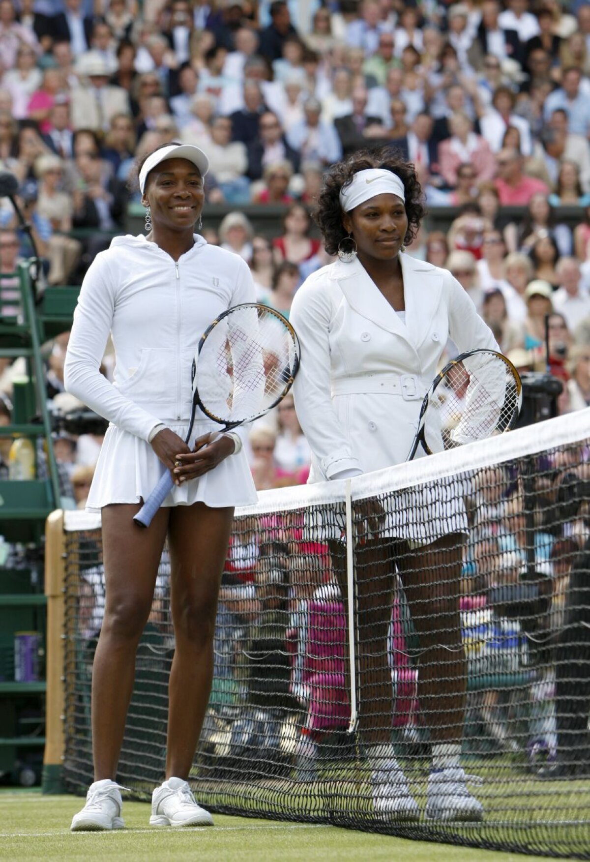 Finală retro » Serena și Venus Williams își vor disputa trofeul de la Australian Open, la 16 ani distanța de la prima lor confruntare într-o finală de Mare Șlem