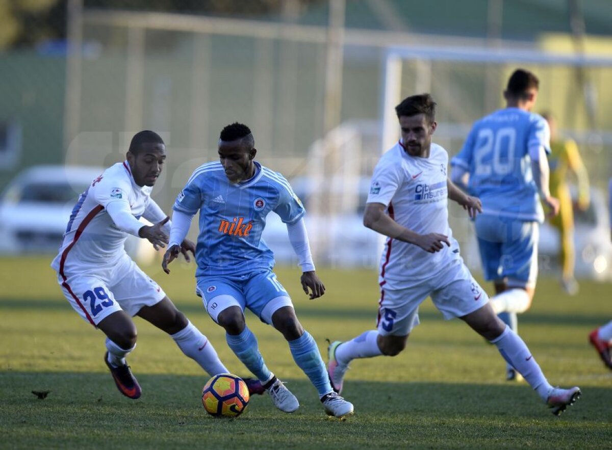 VIDEO + FOTO » Steaua - Slovan Bratislava 1-2 » Denis Alibec a reușit primul său gol, dar apărarea lui Reghe scârțâie din toate încheieturile!