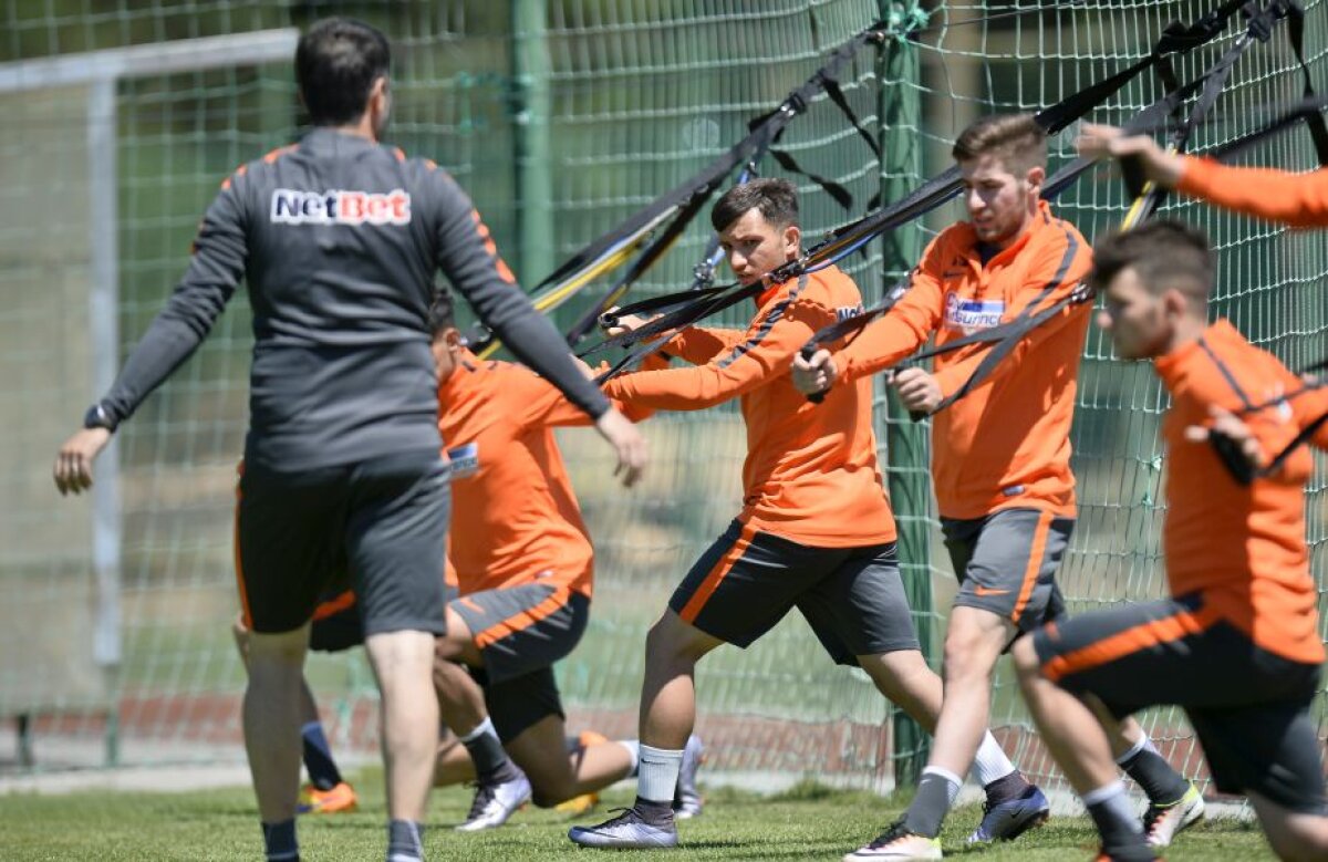 VIDEO+FOTO Surpriză de proporții în Cupa Angliei! O echipă promovată în Liga a 5-a a învins-o pe Leeds » Spectacol la finalul meciului