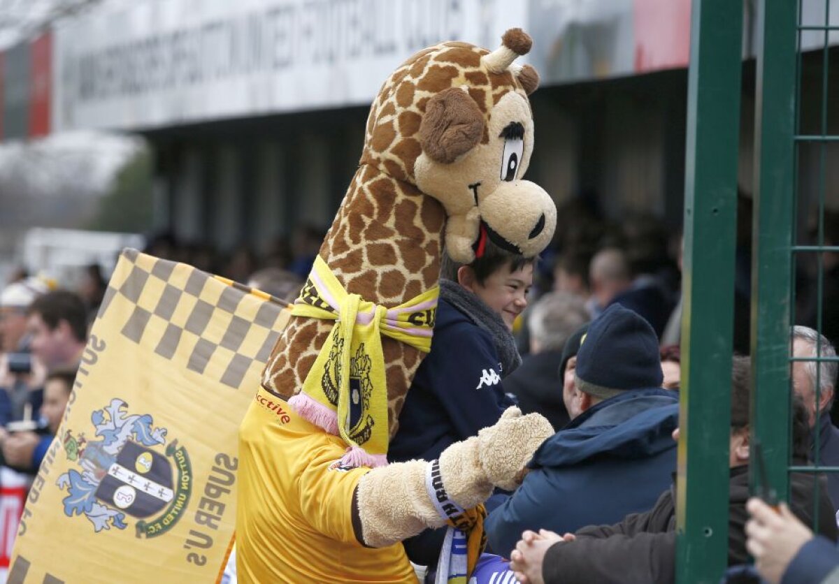 VIDEO+FOTO Surpriză de proporții în Cupa Angliei! O echipă promovată în Liga a 5-a a învins-o pe Leeds » Spectacol la finalul meciului