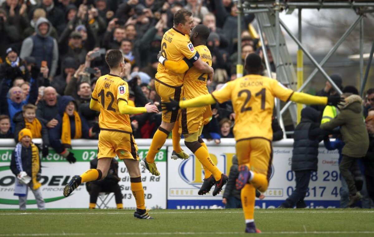 VIDEO+FOTO Surpriză de proporții în Cupa Angliei! O echipă promovată în Liga a 5-a a învins-o pe Leeds » Spectacol la finalul meciului