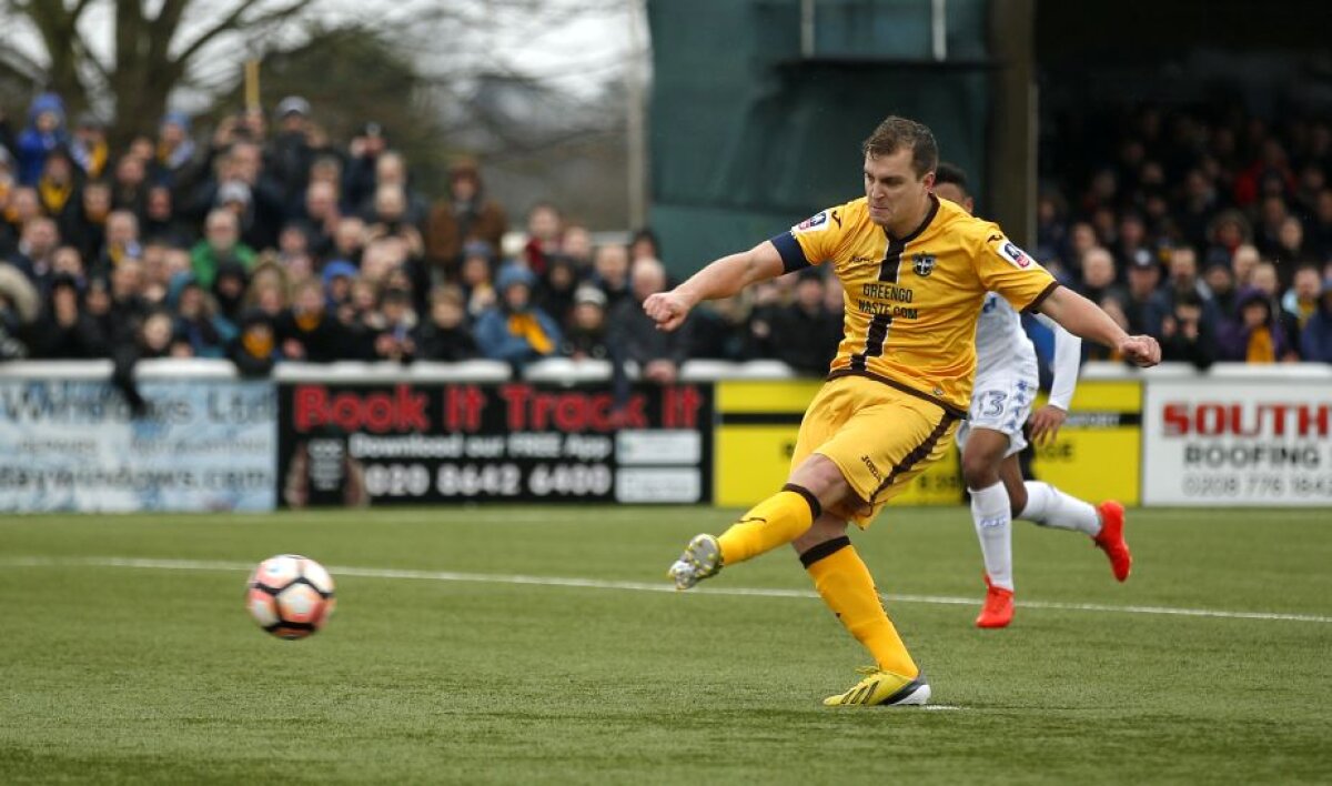 VIDEO+FOTO Surpriză de proporții în Cupa Angliei! O echipă promovată în Liga a 5-a a învins-o pe Leeds » Spectacol la finalul meciului