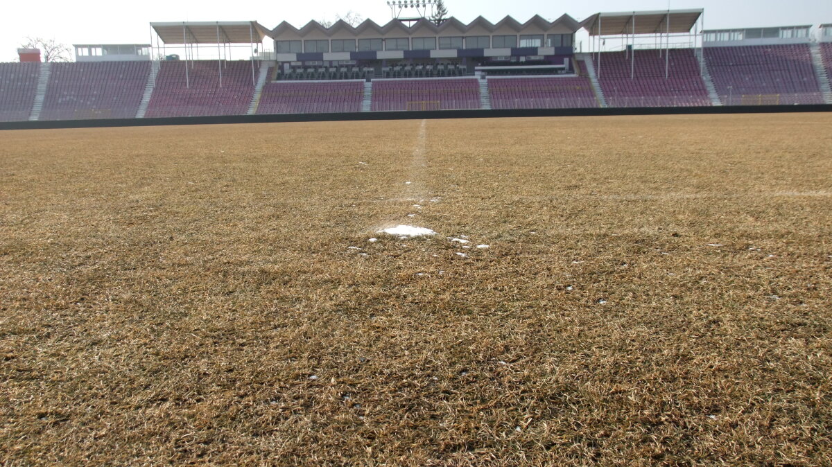 GALERIE FOTO Liga 1 sub atenționare de cod roșu! Cum se prezintă 5 dintre cele 7 stadioane pe care se va juca în weekend 