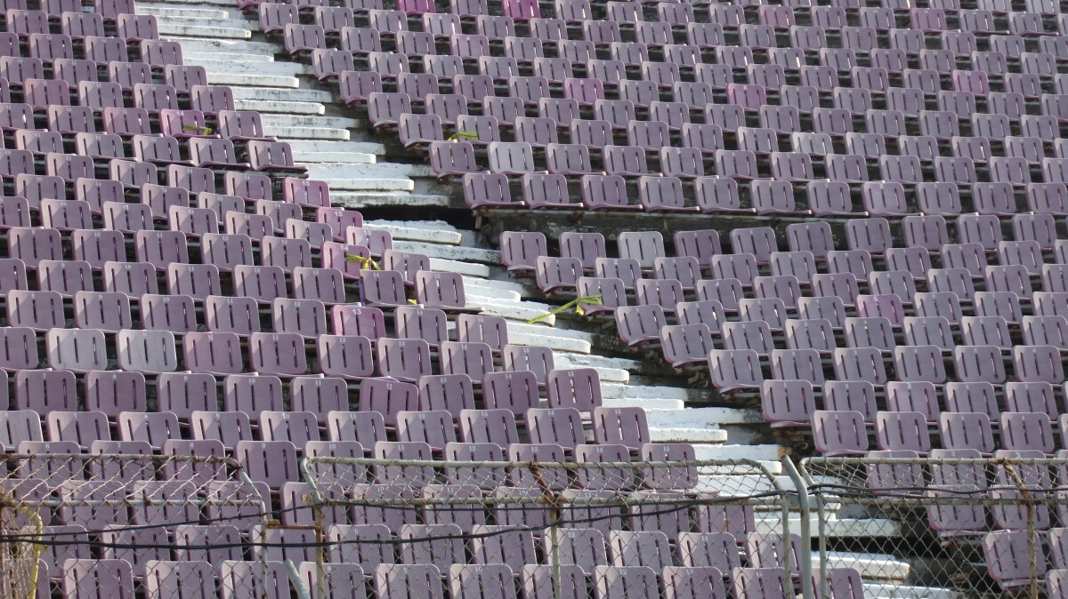 GALERIE FOTO Liga 1 sub atenționare de cod roșu! Cum se prezintă 5 dintre cele 7 stadioane pe care se va juca în weekend 