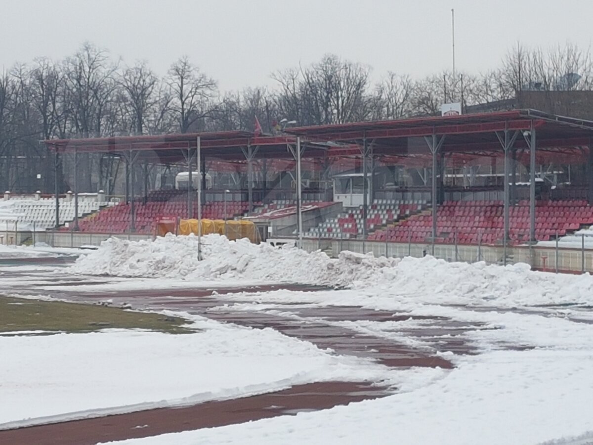 GALERIE FOTO Liga 1 sub atenționare de cod roșu! Cum se prezintă 5 dintre cele 7 stadioane pe care se va juca în weekend 