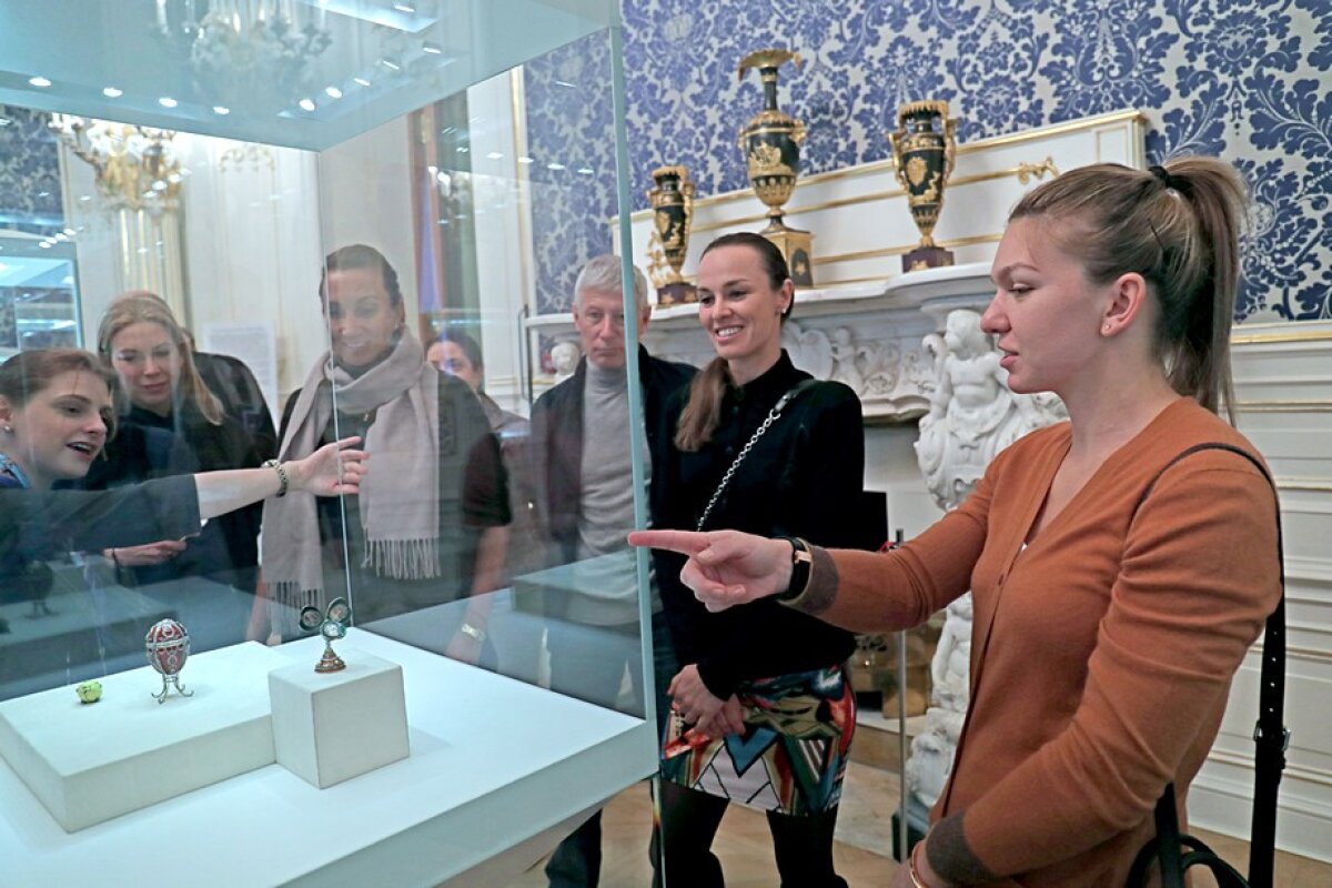 FOTO Descoperă Sankt Petersburgul » Halep va juca azi în turul secund al turneului Premier, dar ieri a vizitat Muzeul Fabergé alături de Hingis și Majoli