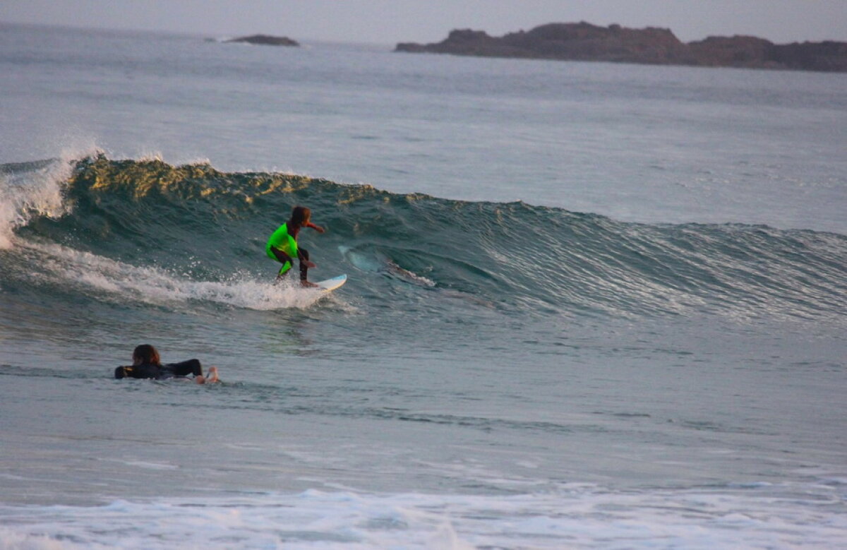 FOTO » Imagini incredibile din Australia! Un surfer de 10 ani, la un pas să fie ucis de un rechin