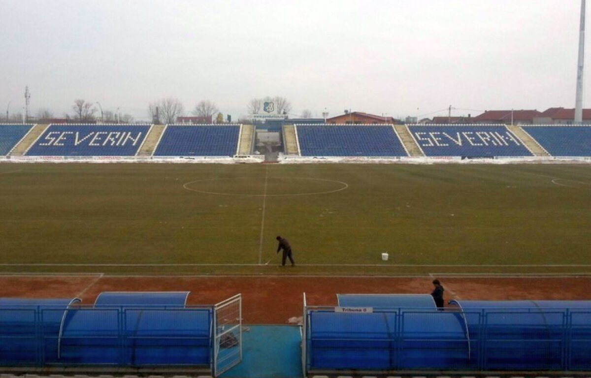 FOTO Primul meci din 2017 se joacă la Severin » Cum arată gazonul înainte de Pandurii - Poli Iași
