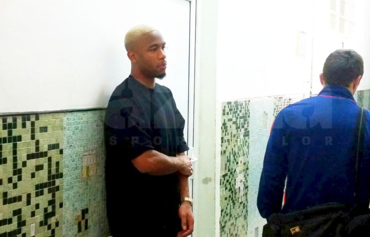 UPDATE / VIDEO + FOTO Primele imagini cu noua achiziție a lui Dinamo la București » "Prince Akeem" a trecut vizita medicală! :D Apariție extravagantă la INMS